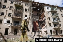 Луганський будинок, який було зруйновано в наслідок роботи російського ППО над містом