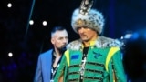 Український боксер Олександр Усик святкує перемогу над британцем Тайсоном Ф'юрі, завоювавши титул абсолютного чемпіона світу в надважкій вазі, 19 травня 2024 року 