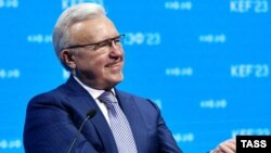 Губернатор Красноярского края России Александр Усс 