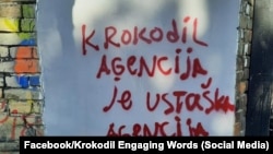 Grafit mržnje na zidu ispred prostorija KROKODIL-a