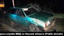 Автомобиль, в котором погибла семья из Омской области
