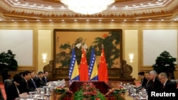 Čelnik HDZ-a BiH Dragan Čović (drugi zdesna) s kineskim predsjednikom Xijem Jinpingom (drugi slijeva) u Pekingu 4.9. 2015.