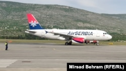 Самолет авиакомпании Air Serbia