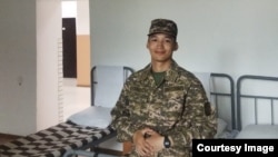 Солдат-срочник Нуржигит Абдильпат на службе в армии. Фото Азаттыку предоставила его мать