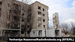 Зруйнована російським обстрілом будівля в Оріхові, Запоріжжя, березень 2024 року