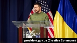 Президент Украины Владимир Зеленский выступает в Университете национальной обороны США, 11 декабря 2023