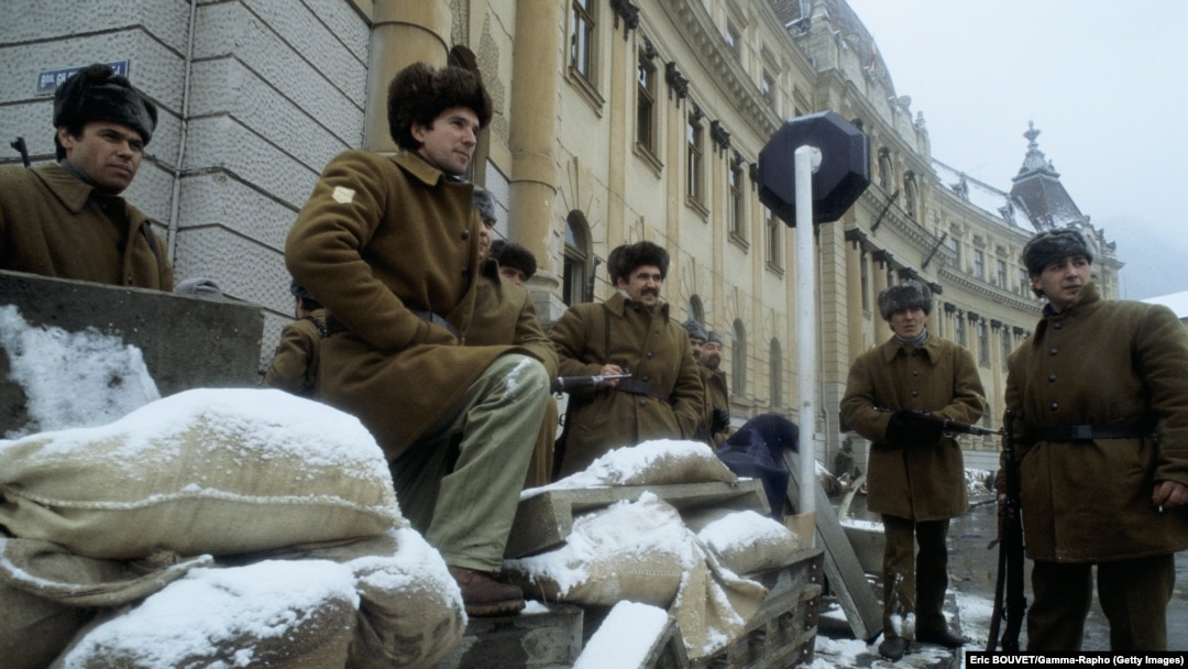 Soldați români, în stradă, la Revoluție - Brașov, 29 decembrie 1989