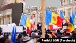 Учасники акції у Кишиневі, організованої проросійською партією «ШОР», намагалися прорватися до парламенту. Молдова, 28 лютого 2023 року
