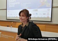 Monica Mincu, profesor universitar la Universitatea din Torino și la University College London/Institute of Education, compară sistemele de educație și diferențele culturale.