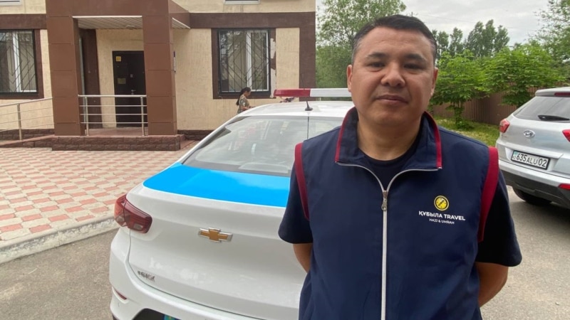 Kazakh Activist Serves 5 Days In Jail For Removing Soviet Flag From Private Car