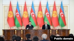 Кыргызстандын президенти Садыр Жапаров жана Азербайжан лидери Илхам Алиев. Баку. 24-апрель, 2024-жыл.