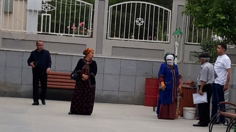 Balkanyň edara-kärhanalaryna aýlyklary, pensiýalary, kömek pullaryny 10% ýokarlandyrmagy bes etmek barada habarnama paýlandy