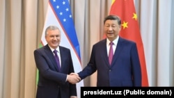 Президент Узбекистана Шавкат Мирзияев и председатель Китайской Народной Республики Си Цзиньпин. Астана, 3 июля 2024 года.