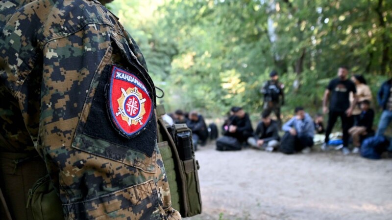 Policija prebacuje migrante sa severa Srbije u prihvatne centre