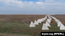 Россия строит в Крыму линию укреплений на Ак-Монайском перешейке, март 2023 года