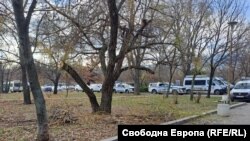 Полицията отцепи широка периферия около паметника, 12 декември 2023 г.