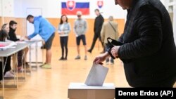 Glasanje u drugom krugu predsedničkih izbora u Slovačkoj, Bratislava, 6. april 2024.