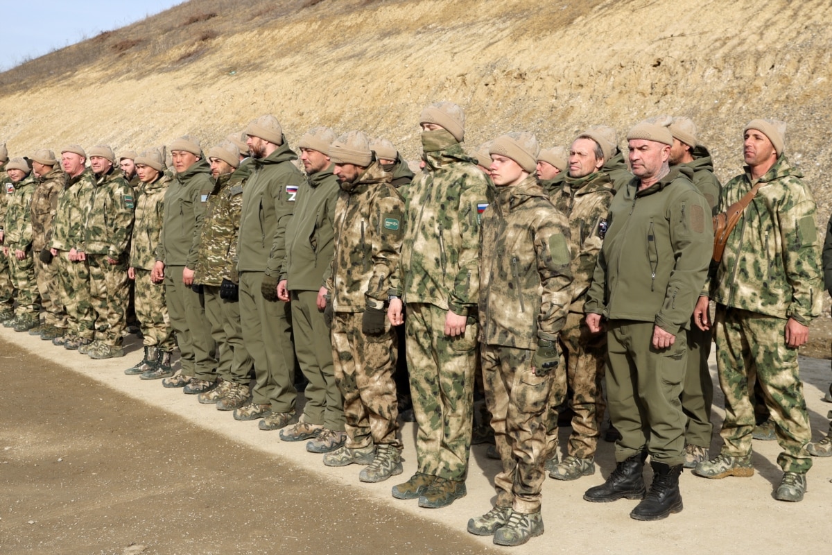 Чеченські «добровольці» під час підготовировки до віправлення на війну проти України. Чечня, Гудермес. 28 лютого 2023 року