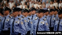 Илустрација - Припадници на косовската полиција за време на церемонијата на дипломирање на 58-та генерација на полицијата во Приштина, 14 јули 2023 година