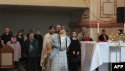 Carigradska vaseljenska patrijaršija je integrisala sveštenike i saopštila da ih je Ruska pravoslavna crkva kaznila "ne po crkvenim kriterijumima, već zbog njihovog otpora ratu u Ukrajini", u Vilnjusu, 9. aprila 2023.