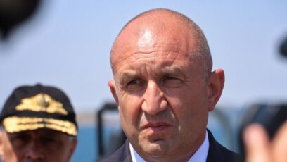 Президентът Румен Радев избра да връчи третия мандат за съставяне