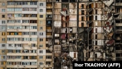 Зруйнований внаслідок російської агресії житловий будинок у Харкові, лютий 2023 року 