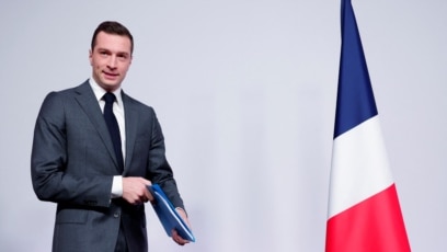 Франция може да осъмне с крайнодясно мнозинство в парламента този