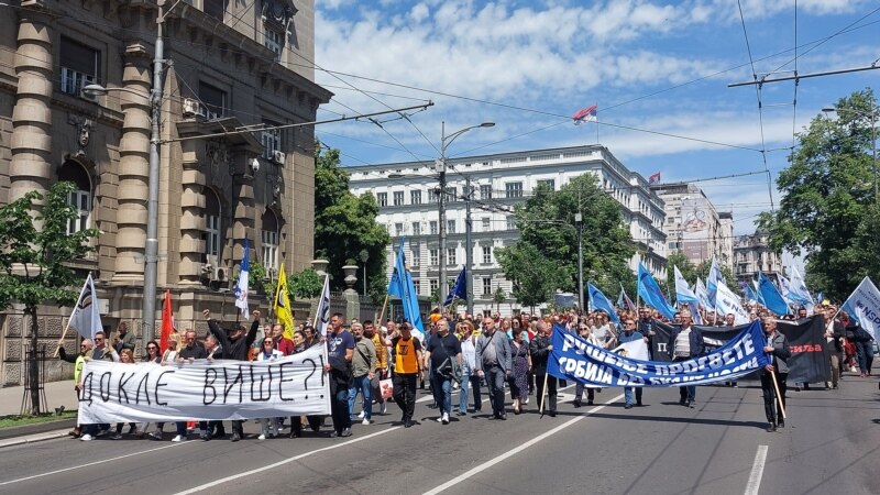 Protest prosvetnih radnika u Beogradu zbog nasilja u školama 