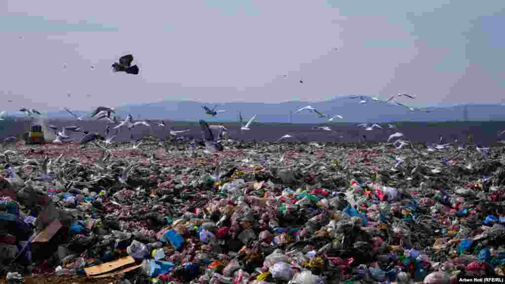 Kjo është deponia e mbeturinave në Mirash, që gjendet në komunën e Obiliqit.&nbsp;