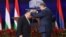 Лидерът на босненските сърби Милорад Додик удостоява премиера на Унгария Виктор Орбан с държавно отличие в Баня Лука, Босна, 5 април 2024 г.