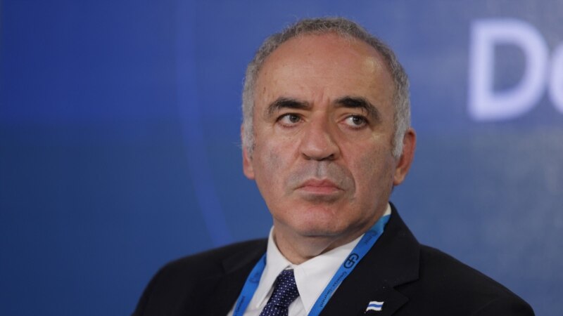 Русија го додаде шаховскиот велемајстор Каспаров на списокот „терористи и екстремисти“