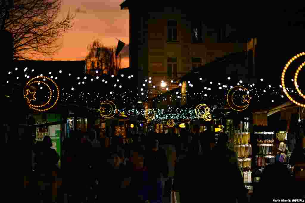 City streets in the historic Old Town were lit up in festive colors as part of the Sarajevo Ramadan Festival. The aim of the festival is to foster interreligious dialogue and to promote peace and reconciliation.&nbsp; &nbsp;