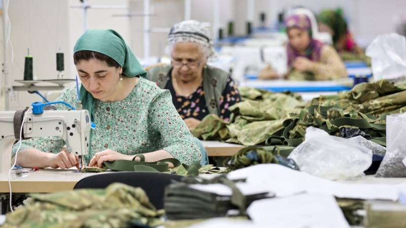 Economia de război a Rusiei se îndreaptă spre recesiune. Probabil că asta nu va încetini războiul
