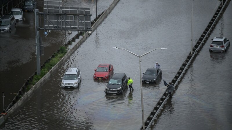 U New Yorku vanredno stanje zbog poplava izazvanih olujom