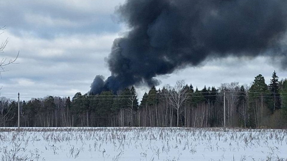 В районе аэродрома Иваново упал военно-транспортный самолет Ил-76, на борту  было 15 человек