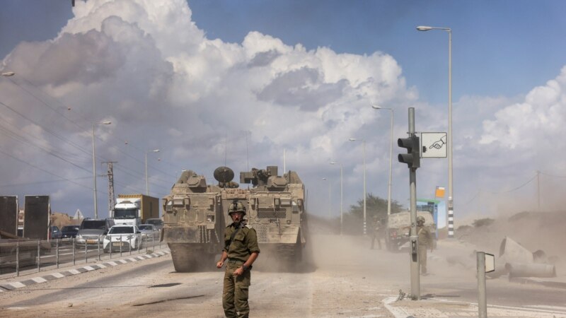 Izraelska vojska tvrdi čeka 'zeleno svjetlo' politike za kopneni napad