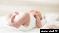 Schema completă de vaccinare împotriva tusei convulsive este la două, patru și șase luni și boosterul, 22-24 de luni ale copilului. 
