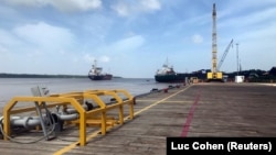  Кораби до платформата на Exxon Mobil за рандеман на необработен нефт в Гвиана, януари 2020 година 