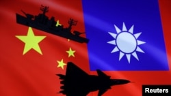 Ilustrativna fotografija koja prikazuje vojni avion i brod te zastave NR Kine i Tajvana