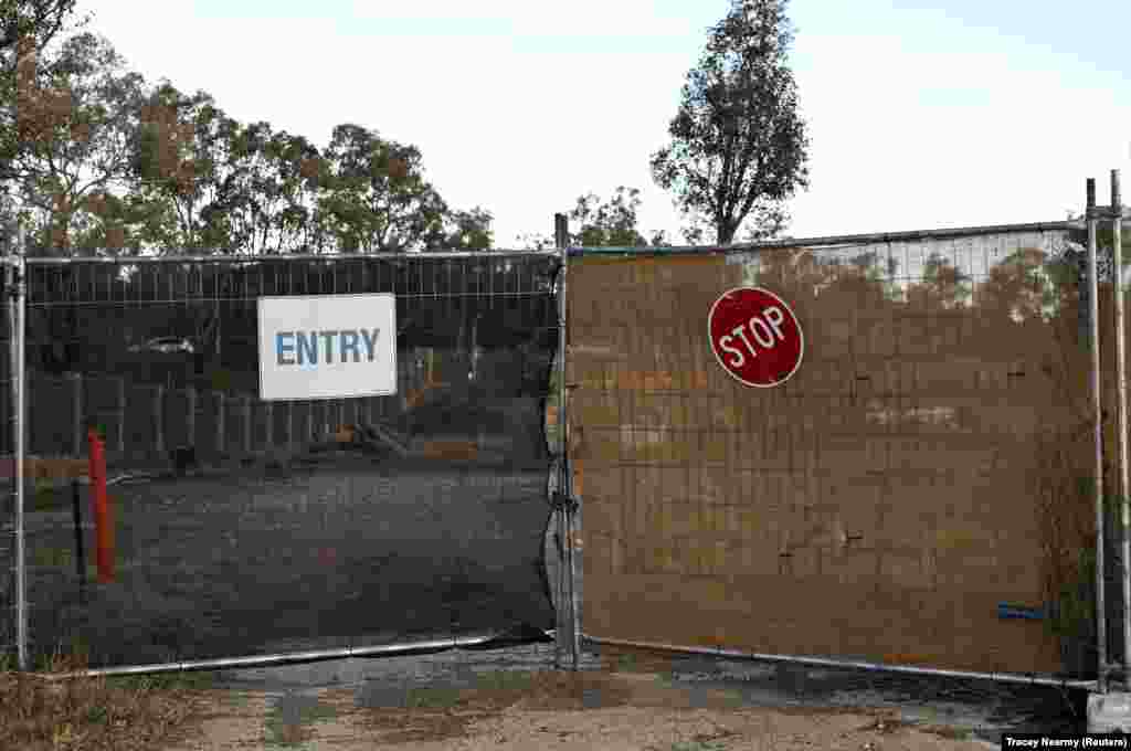 The entrance to the disputed land.&nbsp; On June 26, after the unidentified man&#39;s departure, TASS reported that there are no Russian diplomats at the site. A Russian embassy spokesperson said, &quot;Further issues related to the situation are being discussed with the Australian government with the participation of lawyers.&quot;&nbsp;