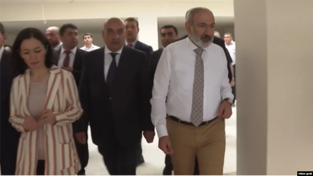 Armenian Prime Minister Nikol Pashinian (right) visited Armavir Province on July 26, including the border crossing at Margara.