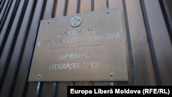 Ambasada Federației Ruse de la Chișinău a emis un comunicat în care promite „un răspuns” privind deciziile Chișinăului de a se alătura sancțiunilor europene îndreptate împotriva Moscovei din cauza invaziei în Ucraina