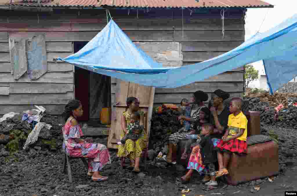 КОНГО -&nbsp;Агенцијата на Обединетите нации за бегалци (УНХЦР) на 30 октомври објави дека рекордни 6,9 милиони луѓе се внатрешно раселени поради ескалацијата на насилството во Демократска Република Конго, јавува Би-Би-Си.