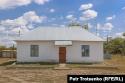 Продуктовый магазинчик в селе Облавка. Западно-Казахстанская область, 4 августа 2023 года