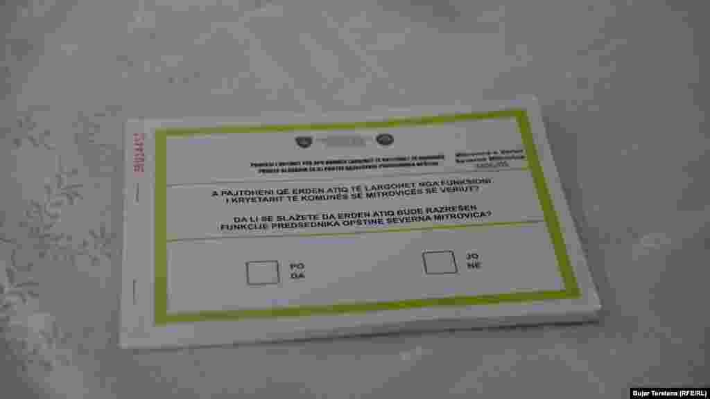 Në katër komunat në veri të Kosovës, qytetarët me të drejtë vote, mund të zgjedhin nëse duan të largojnë ose jo kryetarët aktualë shqiptarë.&nbsp;