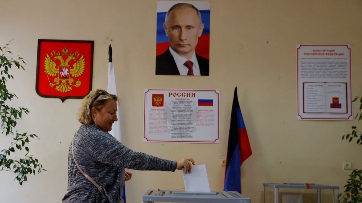 A Philosophy Professor And Karadzic's Lawyer: The Serbian Observers Who Praised Russia's 'Sham' Elections In Occupied Ukraine - Vimarsana News