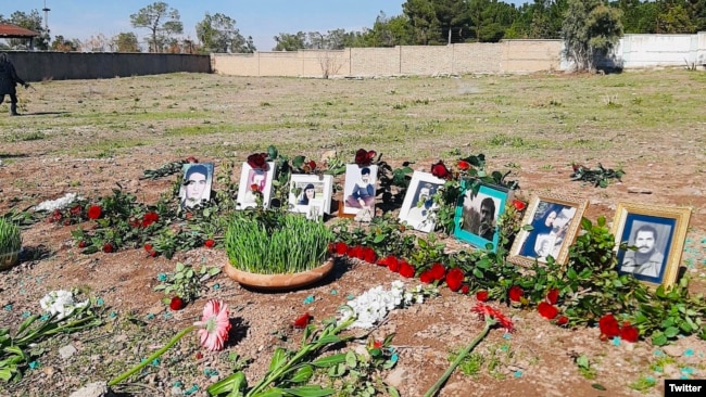 گورستان خاوران محل دفن قربانیان اعدام‌های دسته‌جمعی و سیاسی تابستان ۶۷