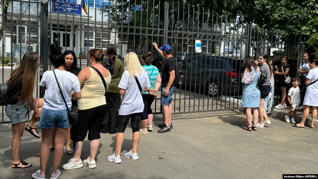 Evaluare 2024. La proba scrisă de română, elevii de clasa a opta au primit două subiecte cu mai multe cerințe.