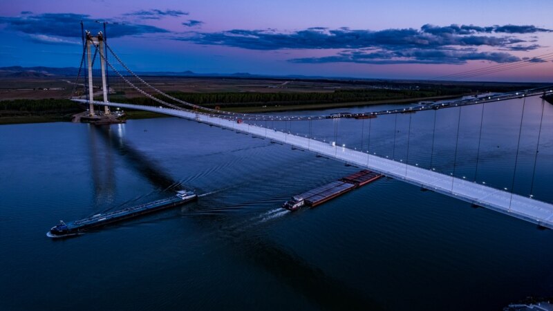 Rrjedhjet e bulonat e çliruar: Telashet e urës së re të Rumanisë