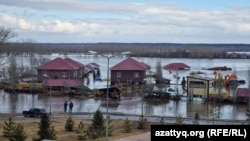 Арнасынан асып жайылған Тобыл өзені. Қостанай, 9 сәуір, 2024 жыл.